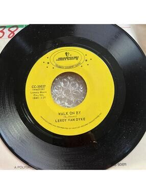 Leroy Van Dyke - Auctioneer/Walk on By 45rpm VG+ R24